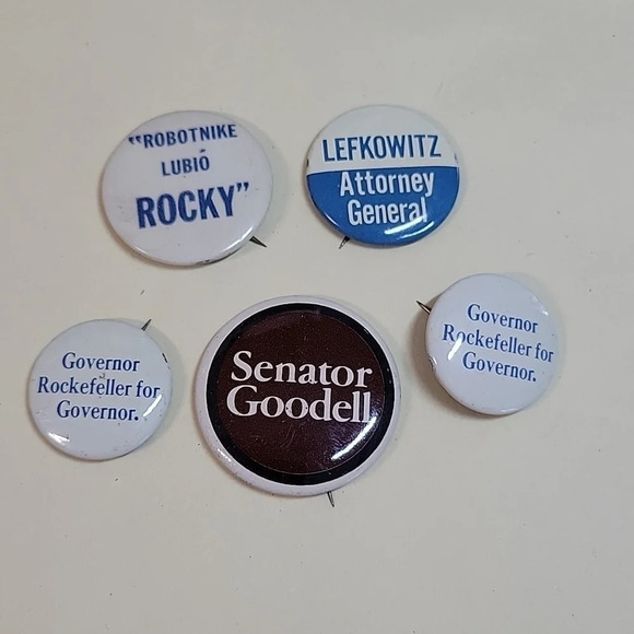 VINTAGE Political Buttons - Picture 1 of 3